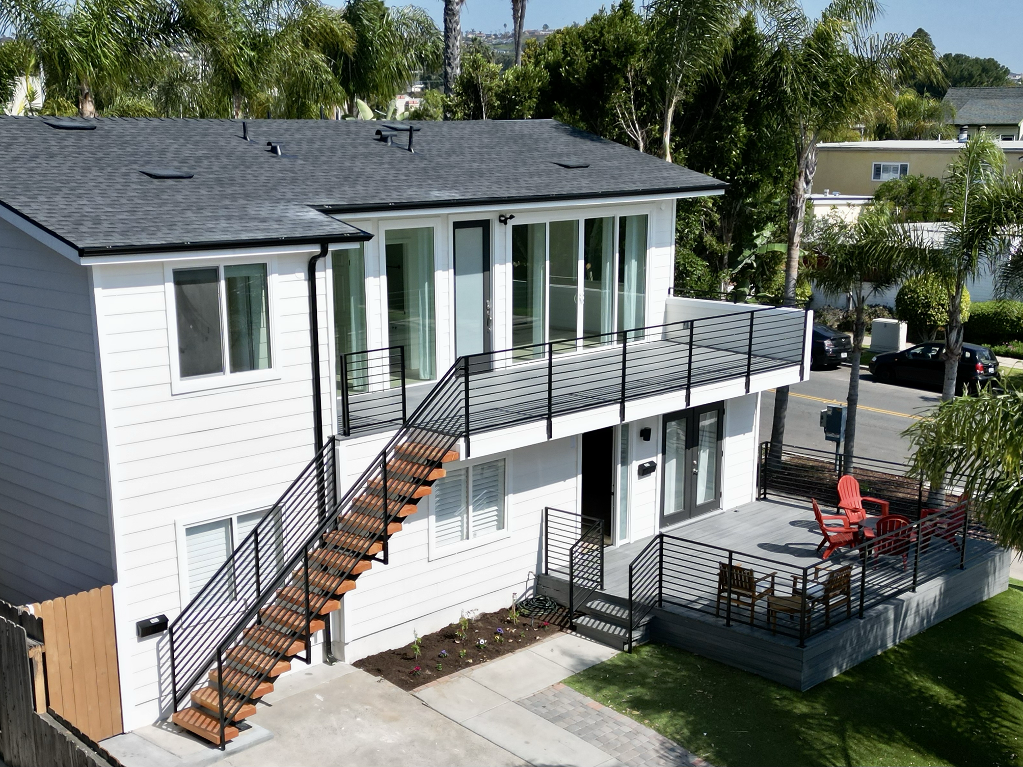 1878 Diamond St.